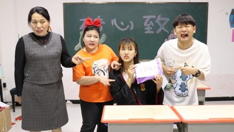 美女家务事 小晴捡到加速粘土，没想全班学生都被传染了，会发生什么事呢？