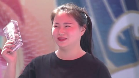男生女生向前冲 第十四季 冲客分享儿时零食回忆 女孩现场展示吹泡泡