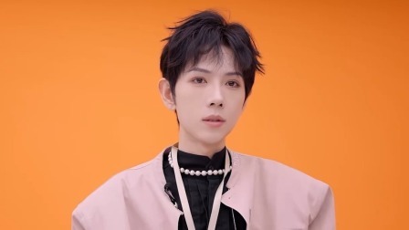 王牌新主播 方家翊“脏招”抢人惹众怒，冉高鸣直播话术“踩雷”？