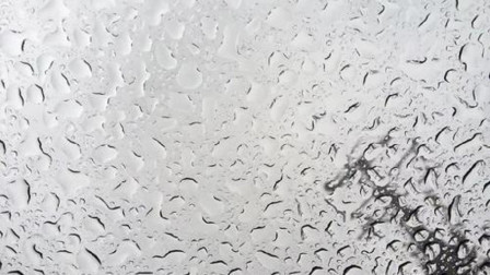 爱车帮你问 遇到暴雨天 如何预防天窗渗水？