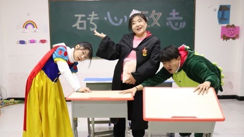 美女家务事 学生玩粘土捉迷藏，小晴竟把粘土藏到肚子上蒙混过关，太机智了