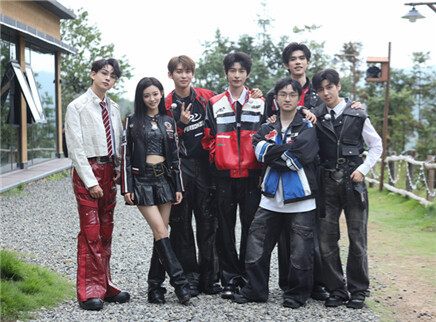 冠名之夜：南波万为彼此颁奖