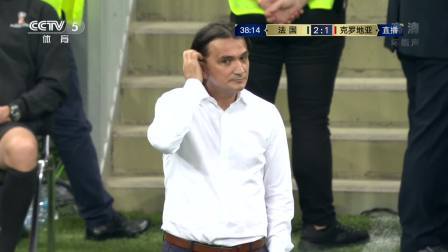 【花絮】发型不能乱 球队落后达利奇淡定整理头发