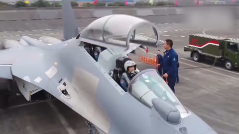 军情问问问 歼16飞行员养成加速
