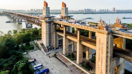 中国最牛大桥有多厉害？ 118辆坦克碾压验收破纪录 每天通车8万辆