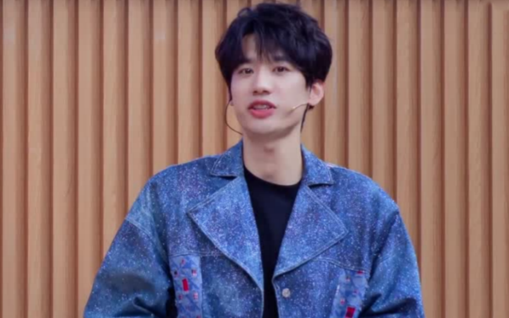 火药味十足，脑王们竞拍选手