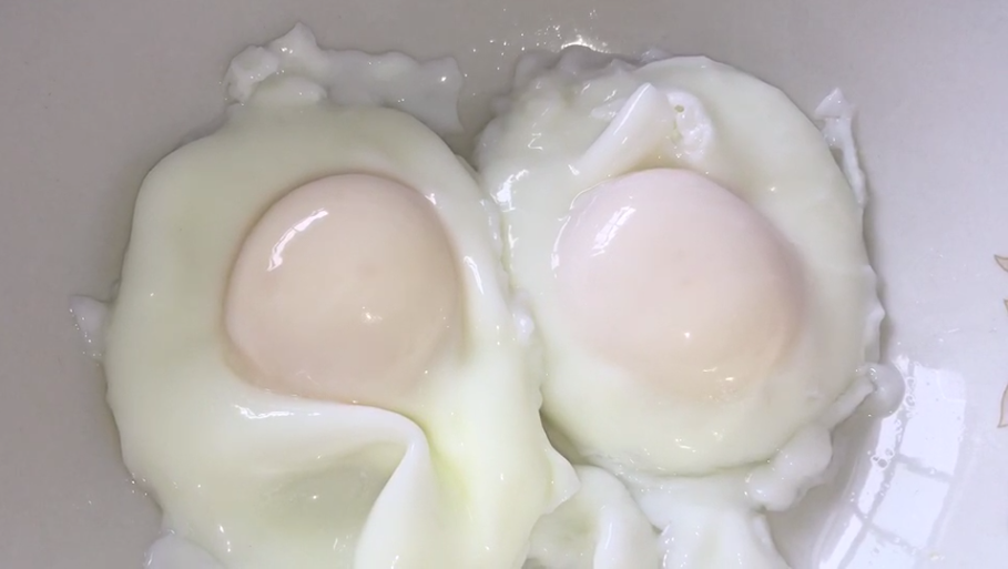 美&middot;食 水煮荷包蛋按照这方法，我能一锅同时做十个，每个都完美不破碎