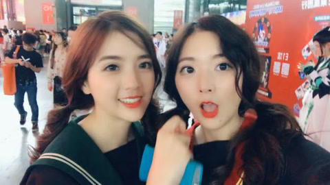 李一檬EMOO 双胞胎姐妹勇闯ChinaJoy