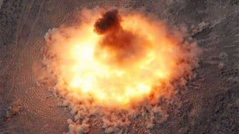 军情问问问 美军用这种炸弹屠杀1200人