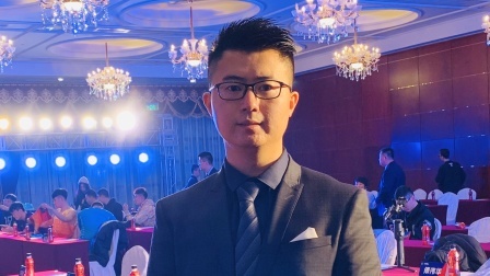 优酷主持人姚全舞动双节棍助力抗疫