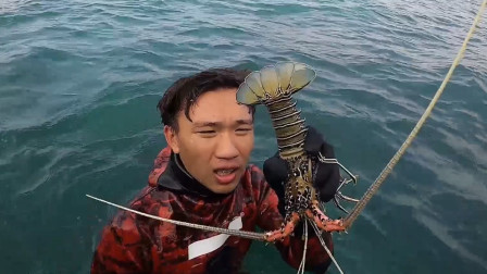 阿雷孤身潜入茫茫大海，徒手擒获顶级竹龙虾，回家爆炒吃真香