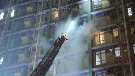 要闻主菜单 香港秀茂坪邨大火2死2伤