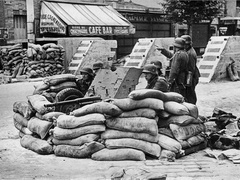 面对日军凶狠攻击，我方顽强抵抗