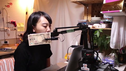 奇葩大本营 日本萌妹奇葩发明家，发明加班鼓励机，累了就用钱抽打自己的脸..