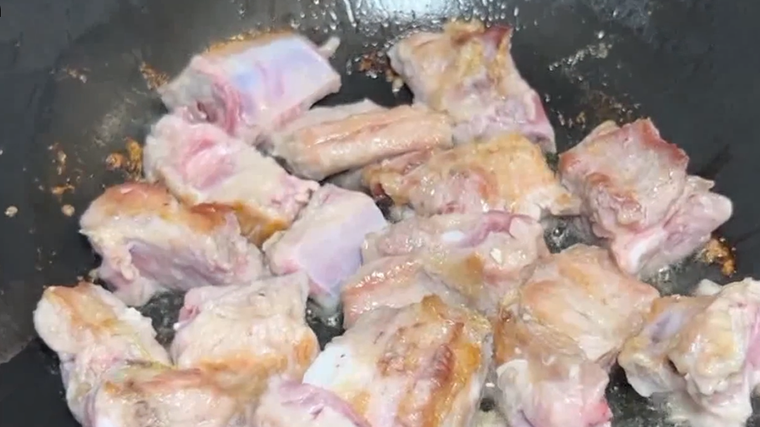 人气美食 黄梅天没胃口？ 青梅酱烧排骨