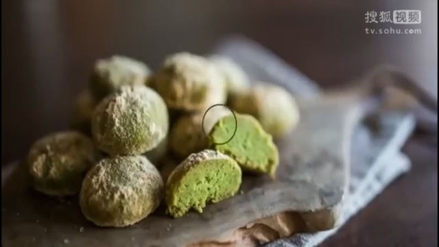 美&middot;食 抹茶黄豆粉做出来像雪球一样的甜点，清新香甜