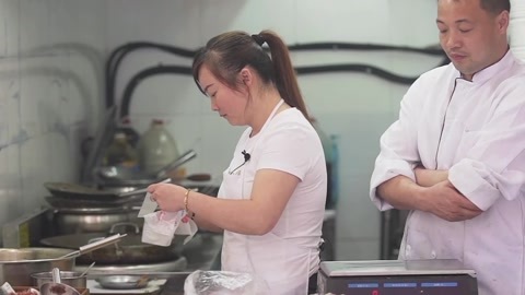 更杭州 凤起江湖：小李的酥鱼