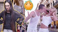 囧闻一箩筐 羞耻 猥琐男当街扒光美女路人 425