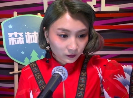 818超女聊天室 李雨惊现女神梦露同款发型！