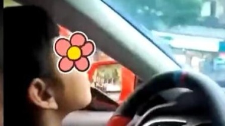 @所有人 黄山5岁女童驾驶汽车？警方：已警告其家长