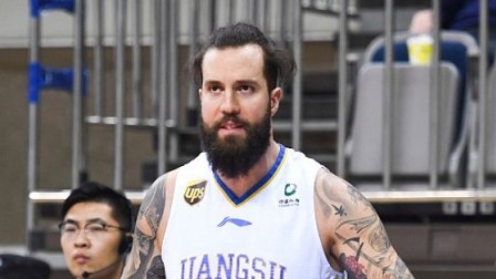 CBA 18/19赛季 江苏VS八一第一节：拉杜利察篮下强打得分止颓势，江苏26-25八一
