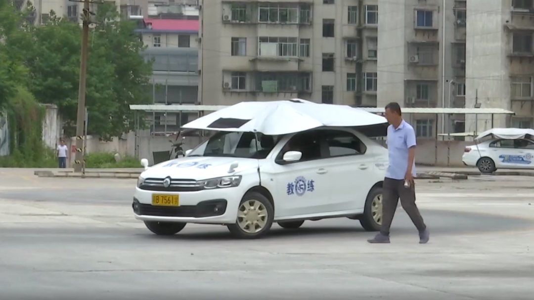 社会传真 “后高考经济” 催生消费热