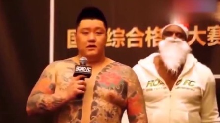 格斗视界 被揍后不服气还要干，敖日格勒再次摁地疯狂铁拳暴揍