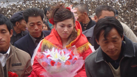 为啥农村单身的女人不愁嫁？傻姑娘也不例外