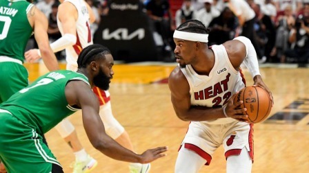 2021-2022赛季NBA集锦 热火遗憾出局，凯尔特人杀入总决赛会师勇士！