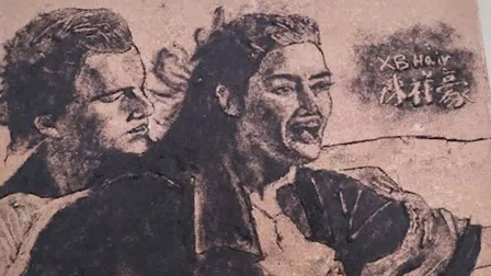 发型师托尼哥用头发作画，因此生意爆棚