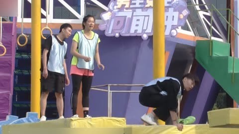 男生女生向前冲第15季 蓝队附加环节救鞋子？童话镇秒变绿队冲浪场