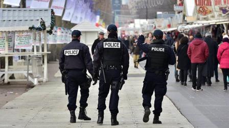 天下有警视频 比总统还受欢迎德国警察的地位为何这么高值