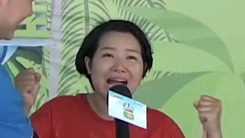 孝顺姐妹为妈妈来到亚洲一号赛道 姐姐成功一举登顶
