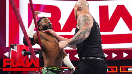 WWE RAW 2019 【RAW 09/02】独狼将塞德里克倒挂着折磨