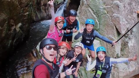 郑恺孟鹤堂追击土拨鼠 丁真再唱藏语流行歌(二)