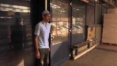 想玩旋转滑梯? 搞怪科学家教你如何在邮局白吃白住白玩儿 25