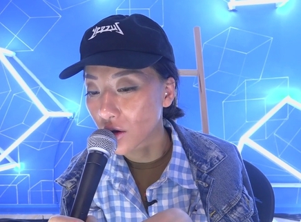 818超女聊天室 泥土色王金金大喂Fans定心丸