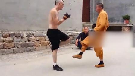 开练吧功夫 老外怀疑少林功夫，武僧亲手让他见识