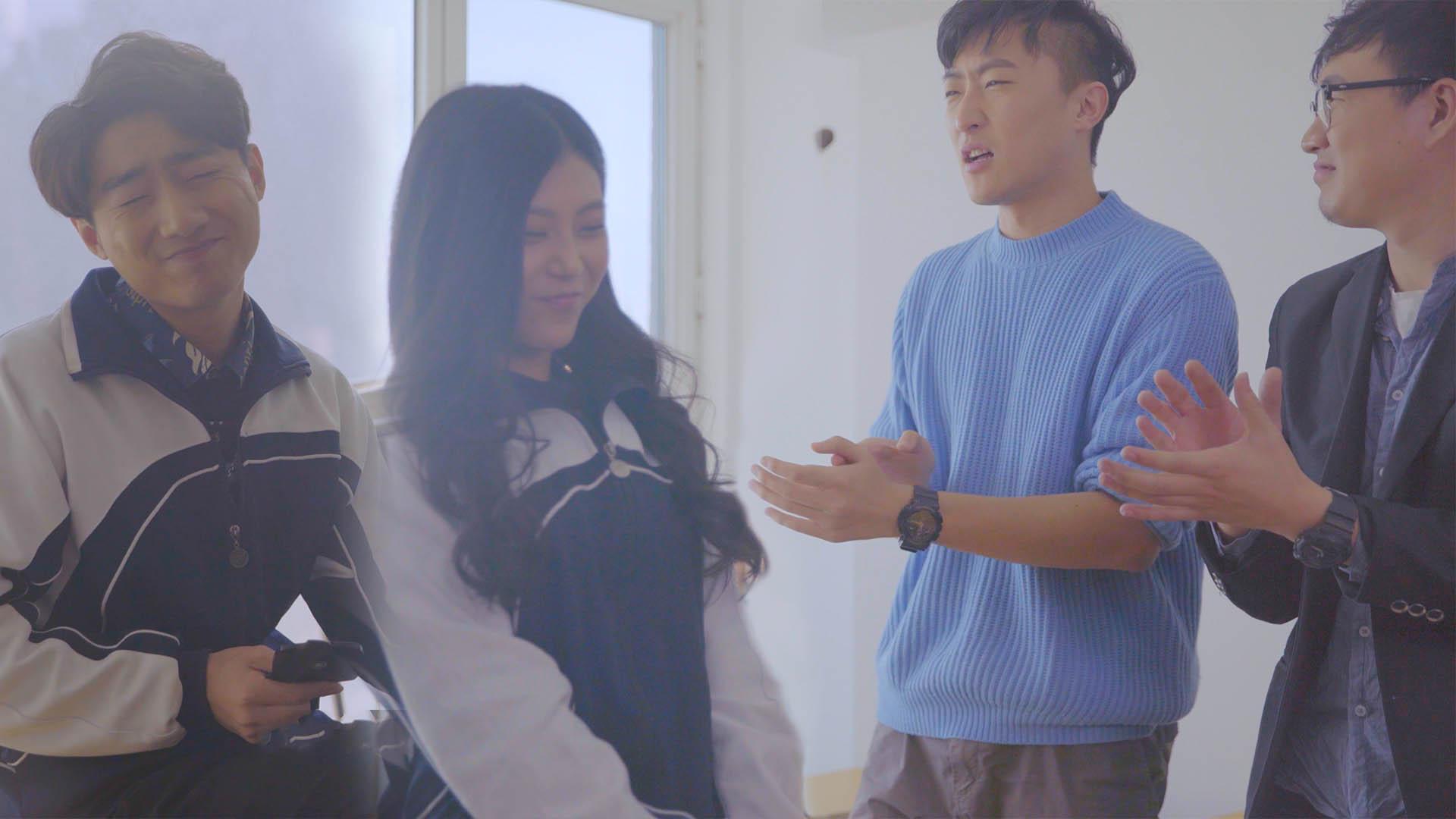 学校里的疯子 学校里的疯子 学生泡妞，约会惨遭反套路