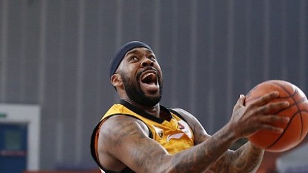 CBA 18/19赛季 北控VS山西第二节：布朗雷多神仙对飚，半场北控60-51继续领先