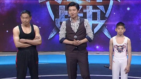 跨时代战书 体操少年花样动作耀全场