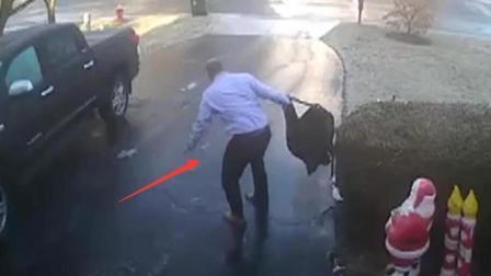 聊斋怪谈 男子踩到结冰的地面 下一秒他的反应厉害了