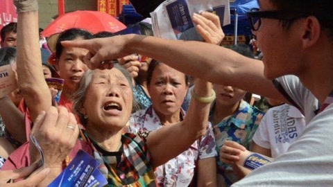 超级脱口 帅哥叫板农贸市场网上卖菜赚到疯