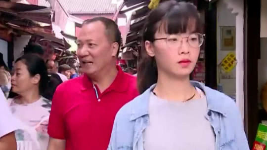 人气美食 思南路26年黄鱼面 鱼骨熬汤砂锅煨