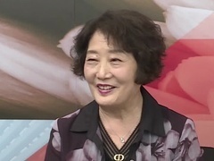 选择2019 女嘉宾的头发乌黑亮丽 经历过人生的大起大落