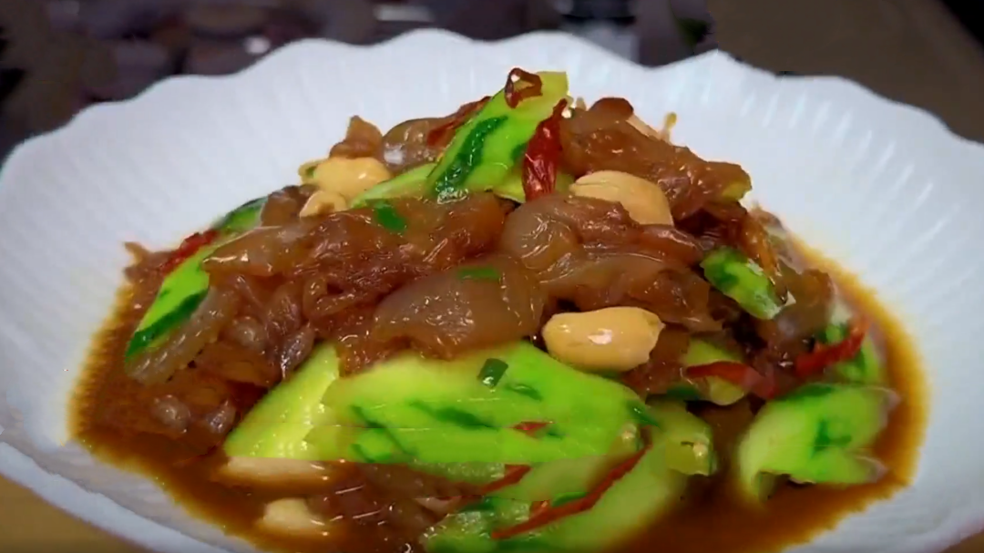 人气美食 初夏必备凉拌菜 葱油海蜇拌黄瓜