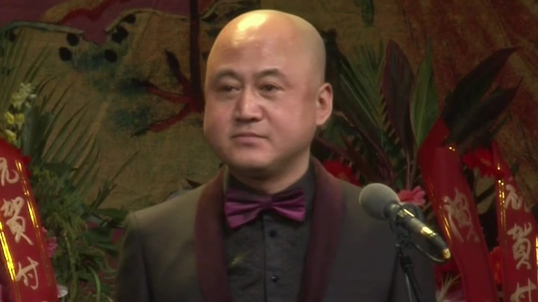 李伟建实力演义单口相声 笑谈男人四十的尴尬