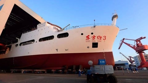 迷彩虎讲堂 全世界第一艘隐身巨船亮相中国：核潜艇最大短板终于补齐！