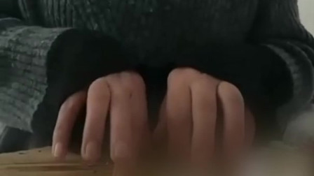 美女会在家自娱自乐