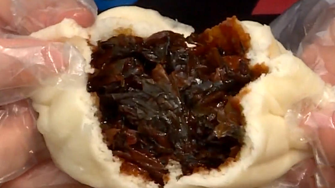 人气美食 福山路特色包子铺 招牌梅干菜烧肉包
